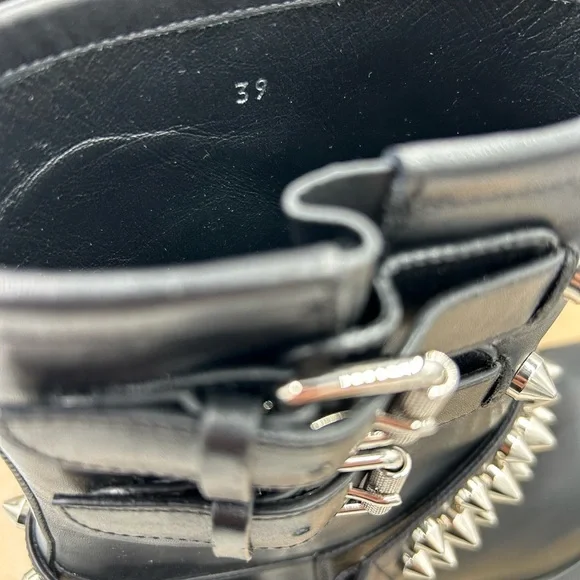 Christian Louboutin women's Dune bike spike Moto boots size 39 made in Italy - Picture 8 of 13